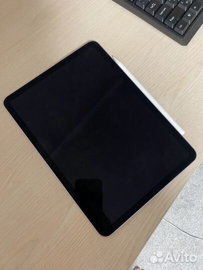 11 Apple iPad Air (M2) Wi-Fi 256 Гб