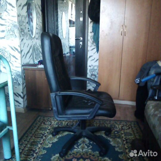 Стул кресло офисный