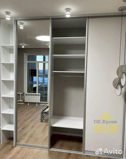 Угловой шкаф