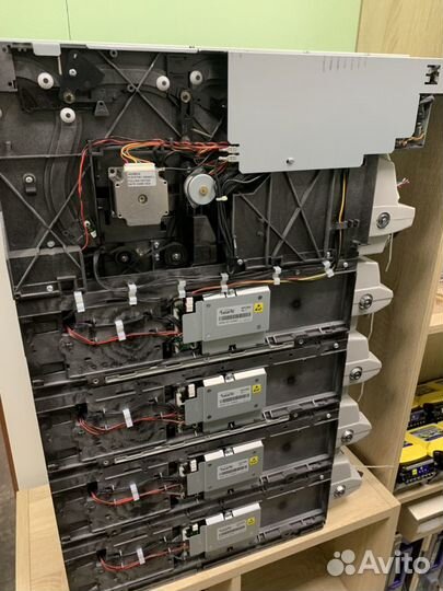 Диспенсер купюр Новый glory NMD100