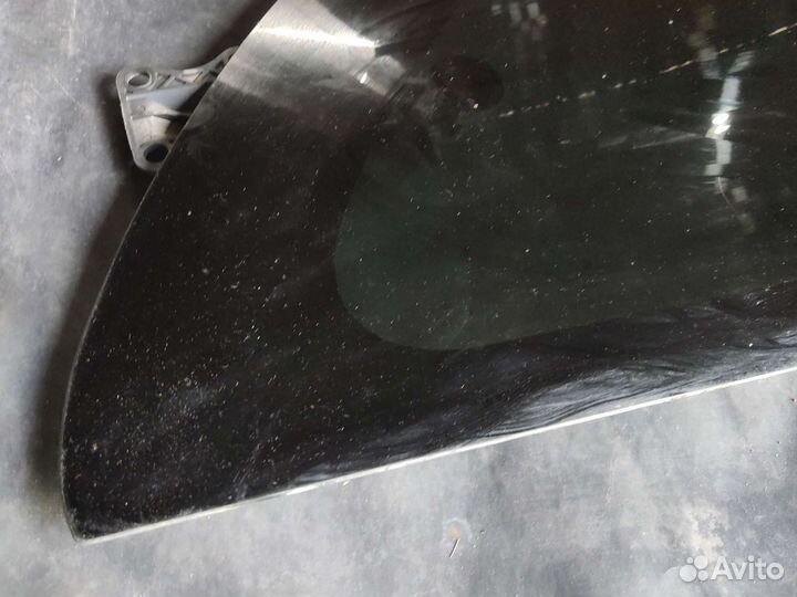 Форточка задняя правая Dodge Caravan 4