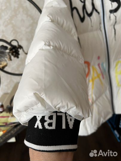 Пуховик женский 52-54 можно на 56Новый,на пуху