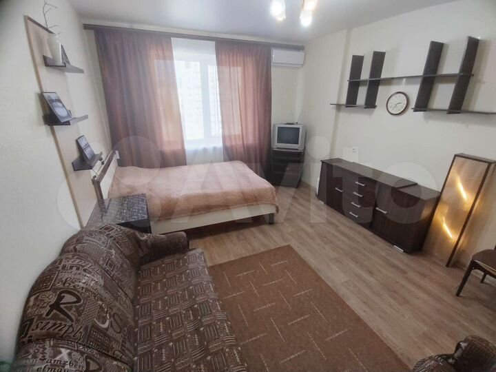 2-к. квартира, 65 м², 8/17 эт.