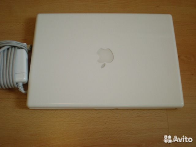 Apple MacBook