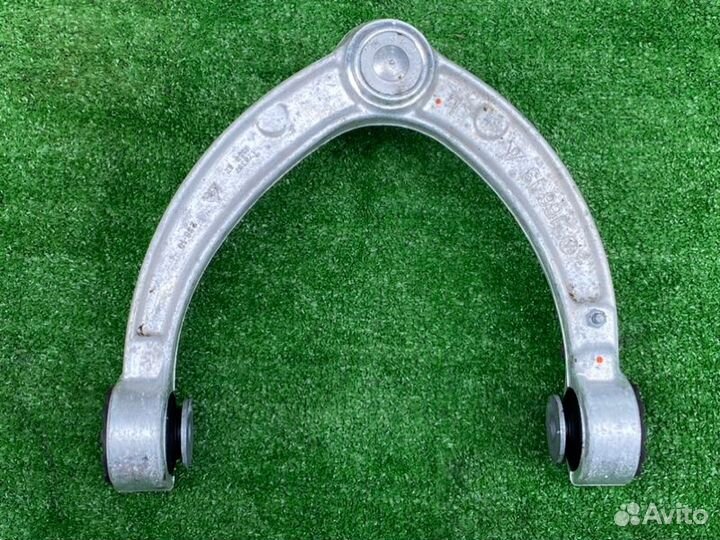 Рычаг передней подвески верхний передний левый