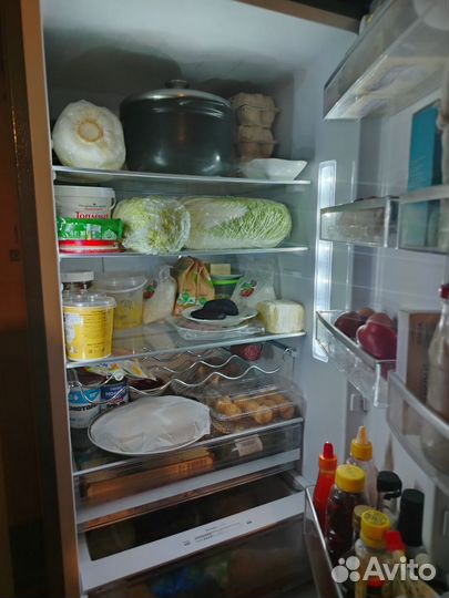 Холодильник двухкамерный новый большой, торг умест