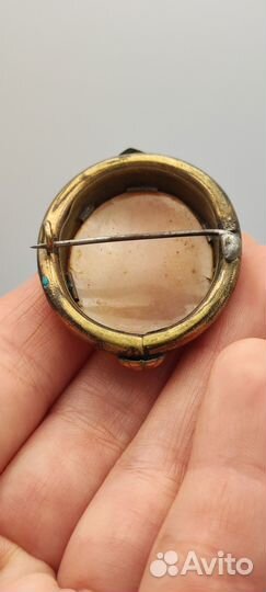 Брошь антикварная латунь камея раковина нач. XX в