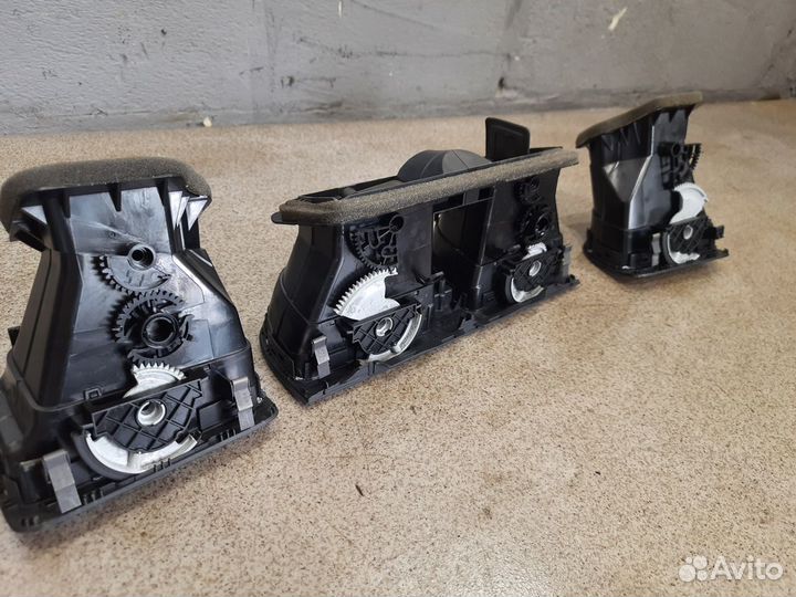 Комплект воздуховодов хром для Volkswagen Golf 6