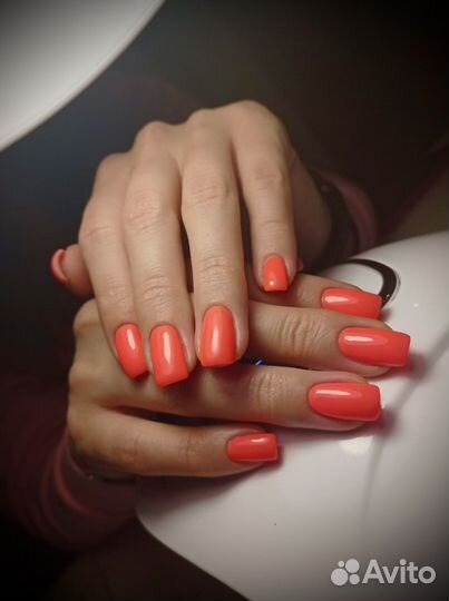 Мастер маникюра и педикюра, визажист