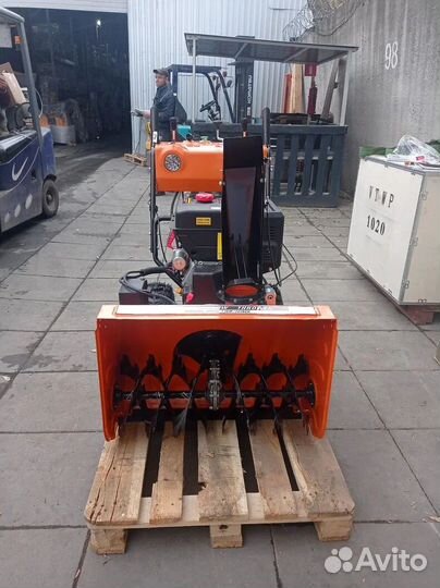 Снегоуборщик бензиновый с электростартером