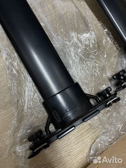 Поперечины рейлингов Lexus 63409 60080