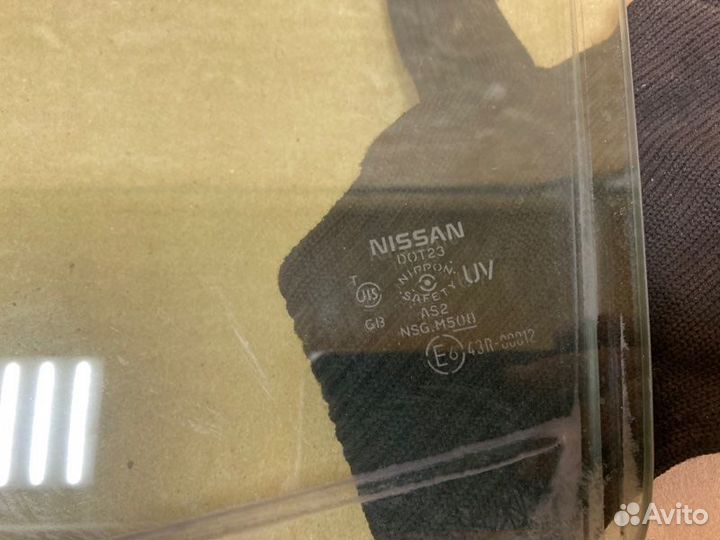 Стекло двери переднее левое Nissan Teana J32