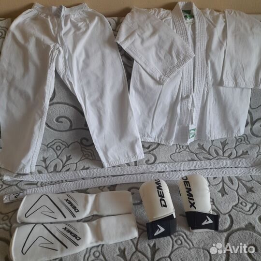 Спортивная форма каратэ