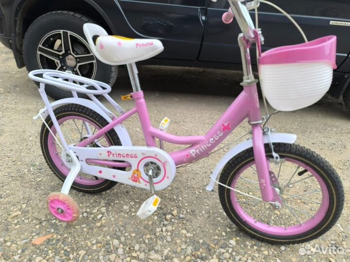 Детский велосипед четырехколесный