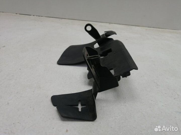 Воздуховод левый Volkswagen Jetta 2006-2011