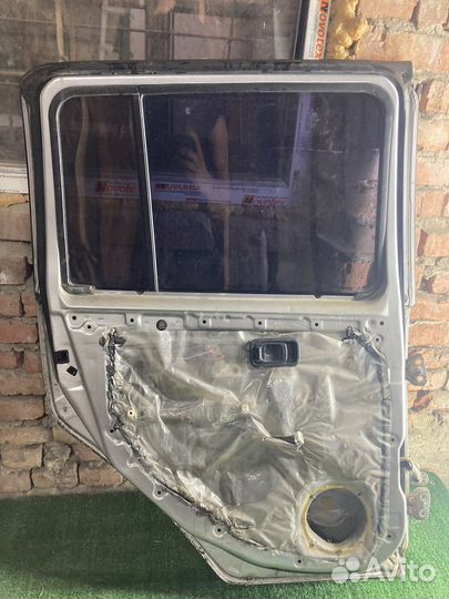 Дверь задняя левая nissan cube z10