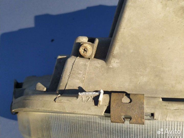 Фара левая Opel Omega A 1990