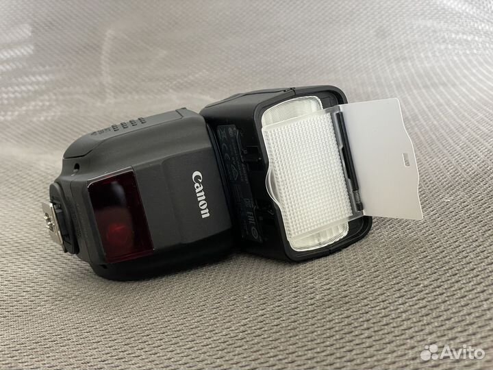 Вспышка камеры Canon 430EX III-RT