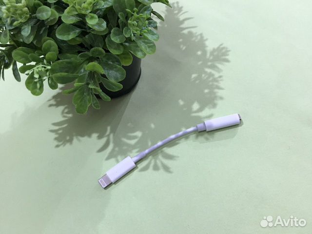 Переходник iPhone Lightning на AUX 3,5 jack