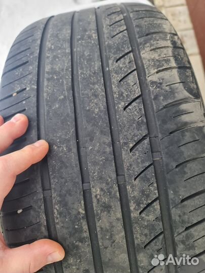 RoadX RXMotion U11 235/40 R19 19U