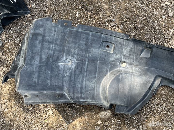 Подкрылки передние Nissan X-trail T-31