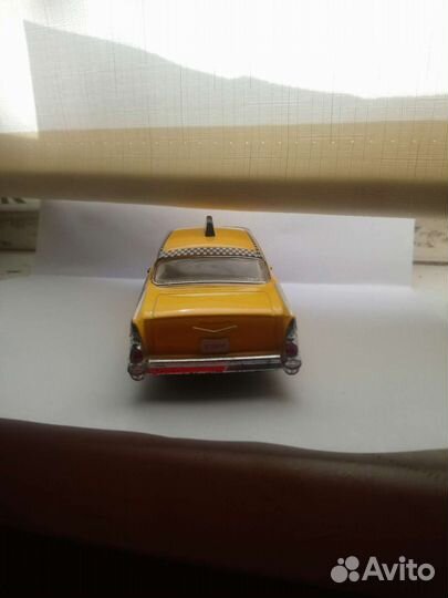 Модель автомобиля 1:40