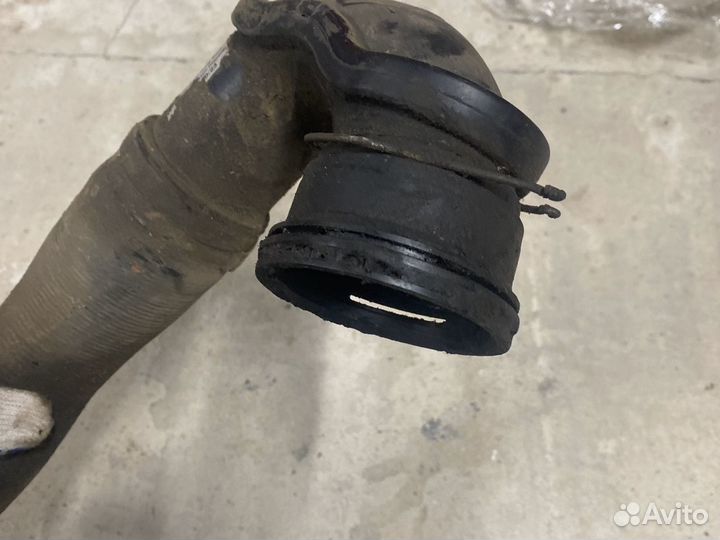 Патрубок Интеркулера Впуск Опель Opel Astra J 1.4T