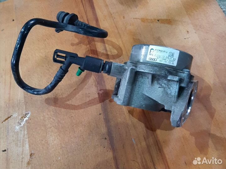 Вакуумный насос VW Passat B6 1.8 TSI