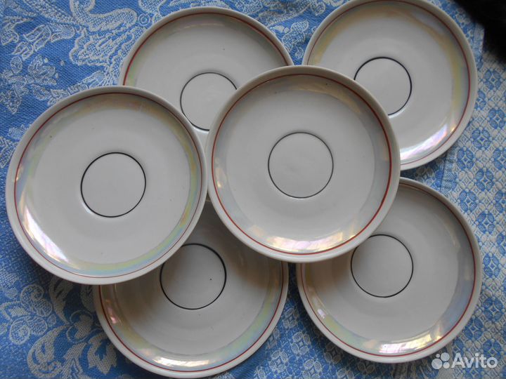 Чайный сервиз в горох, блюдца, кувшин