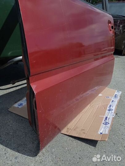 Дверь передняя левая Nissan Terrano 2 Ниссан