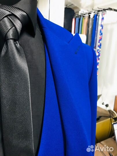 Мужской костюм не мнущийся