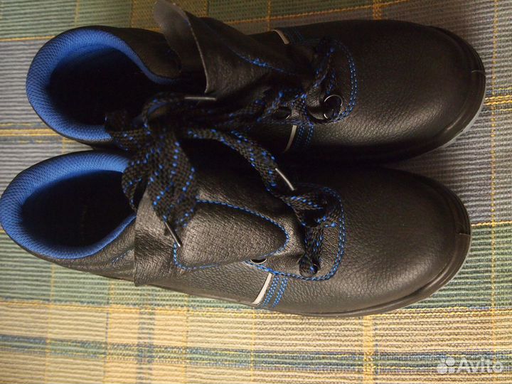 Ботинки размер 42