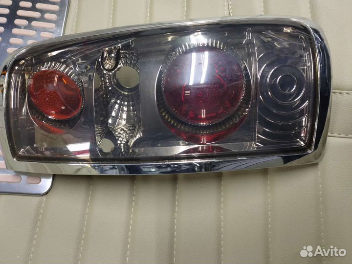 Задний фонарь land cruiser80