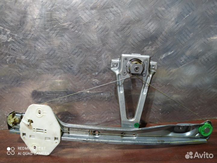 Стеклоподъемник задний левый Renault Fluence седан