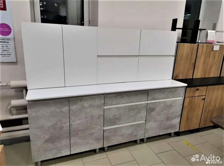 Готовые кухни со склада. Цена за комплект 2 метра