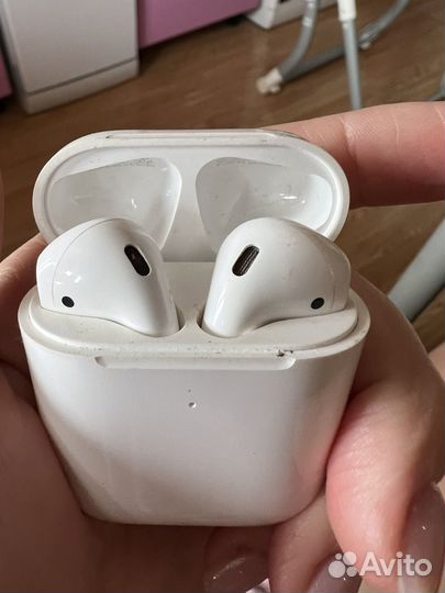 Беспроводные наушники apple airpods