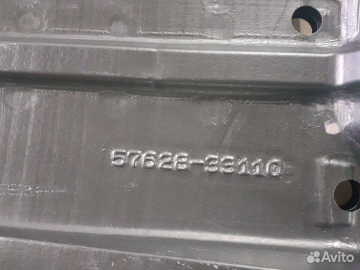 Пыльник заднего бампера Toyota Camry V70