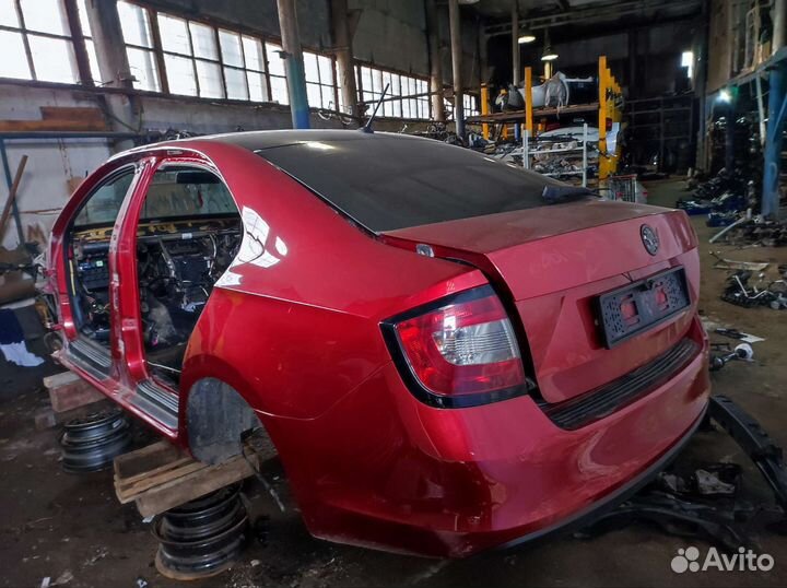Задняя часть кузова в сборе + крыша Skoda Rapid