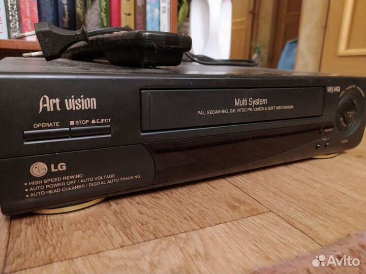 Видиомагнитофон LG P23W (рабочий)