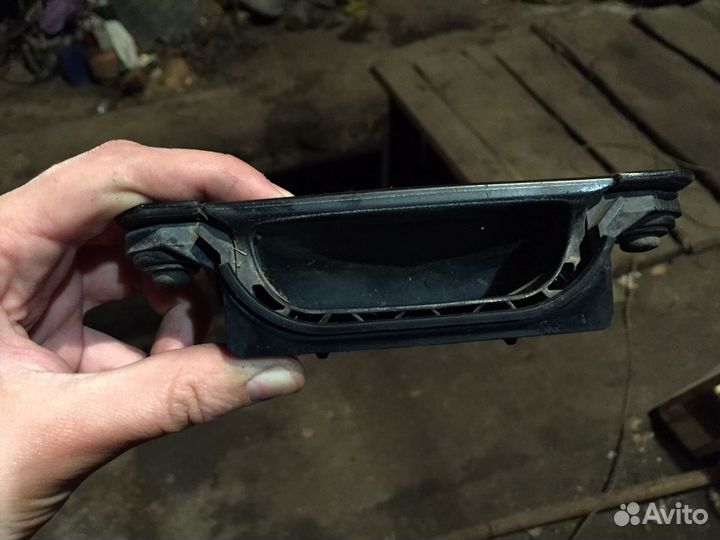 Ручка задней левой двери Audi 100