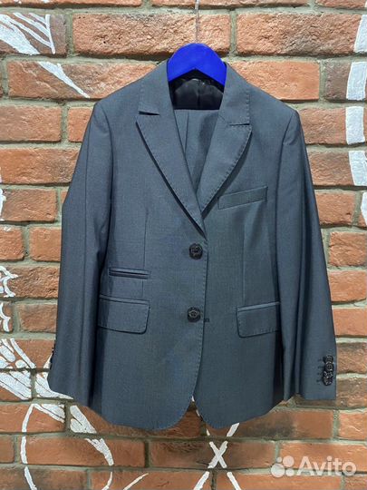 Продам костюм для мальчика 128 размер