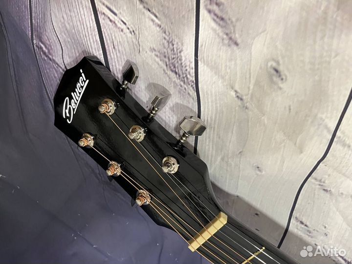 Акустическая гитара чёрная