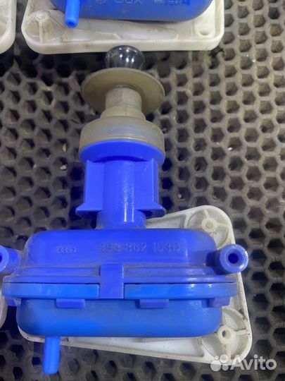 Актуатор замка двери Ауди 80 B4 Audi