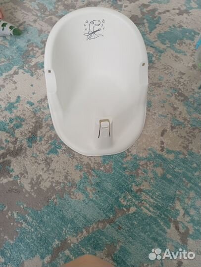 Продам стульчик для купания babyton