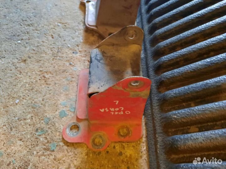 Кронштейн переднего бампера Opel Corsa C