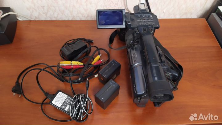 Профессиональная видеокамера Sony DCR-VX2200