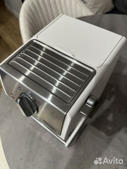 Кофеварка рожковая delonghi