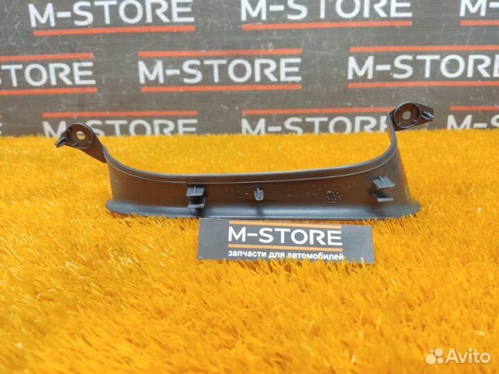 Пластик салона задний левый Mercedes-Benz E-Class