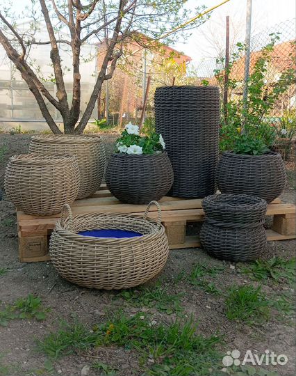 Кашпо из ротанга