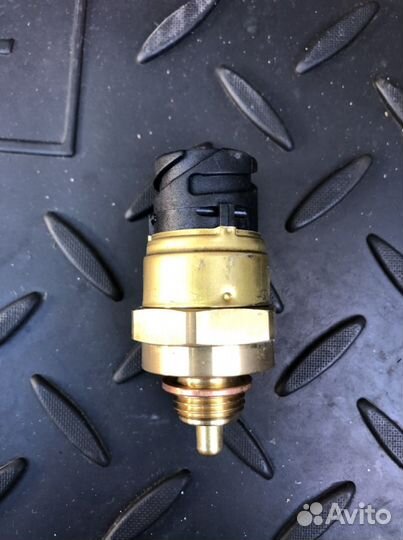 Датчик давления масла/топлива